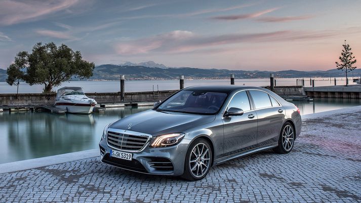 Mercedes Benz S-Class eðalvagninn verður í forgrunni á sýningunni hjá Öskju, en hann skartar nú nýjum vélarkostum og meiri tækni.