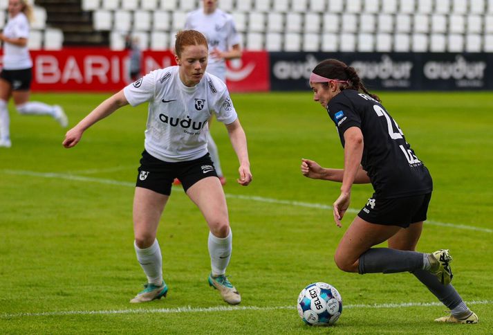 Birna Kristín Björnsdóttir skoraði frábær mark fyrir FH liðið í kvöld.