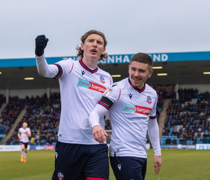 Jón Daði Böðvarsson er farinn að fá að spila fótbolta á nýjan leik, skorar mörk og nýtur lífsins í Bolton.
