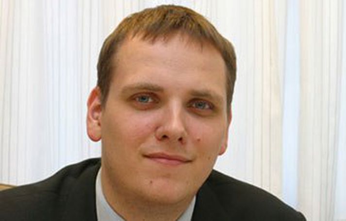 Eiríkur tjáir sig hvorki um kostnað lögfræðiálits sem LEX vann né greiðanda þess.