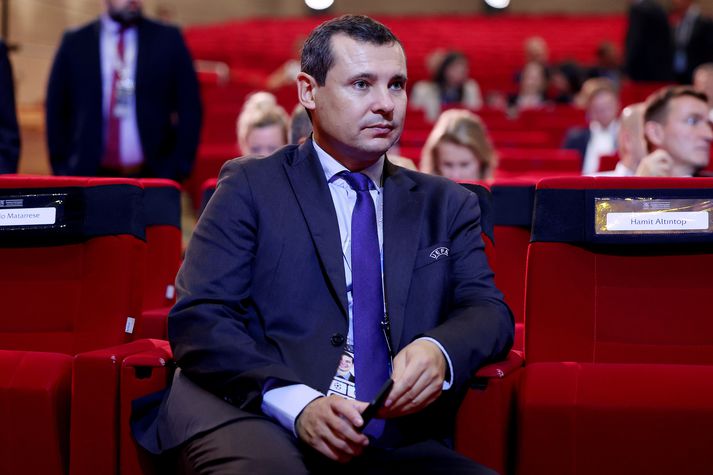 Kevin Lamour starfar ekki lengur sem rekstrarstjóri FIFA eftir að hafa gagnrýnt Gianni Infantino.