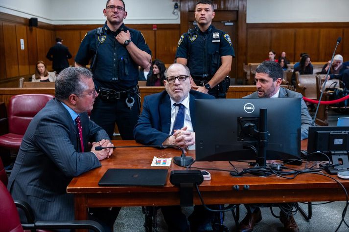 Harvey Weinstein í dómsal í New York í gær, 14. maí.