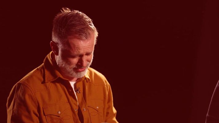 Kristinn fann vel fyrir hitanum enda gæddi hann sér á fimm eldsterkum vængjum í þættinum. 