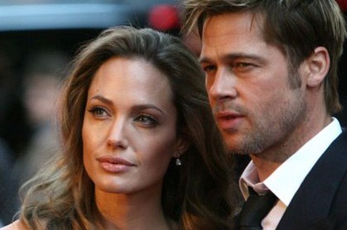 Brad og Angelina eru sögð vera að íhuga að ganga í hjónaband. Mynd/ afp.