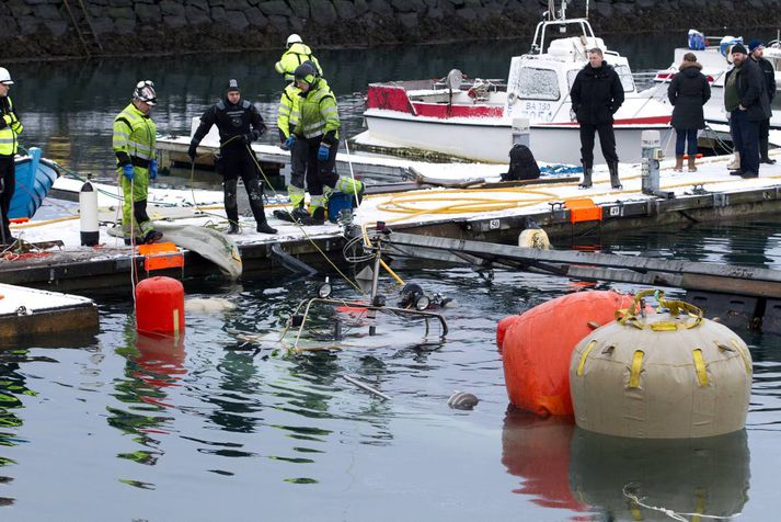 Frá björgunaraðgerðum á vettvangi í Reykjavíkurhöfn.