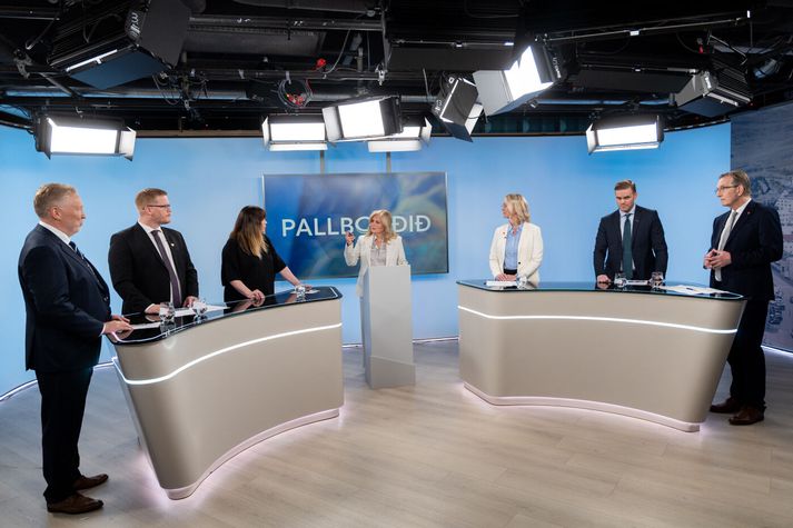 Föst og á köflum persónuleg skot gengu á milli oddvitanna í Hafnarfirði en undir lokin var samstarfsviljinn slíkur að öll dýrin í þessum skógi virðast geta verið vinir.