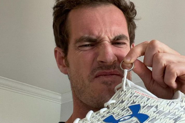 Andy Murray sýndi hringinn og skóna á Instagram síðu sinni.