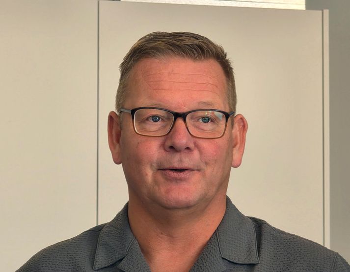 Ólafur Kristjánsson, tölvukennari, eða Óli tölva, en hann er með námskeið um gervigreind víða þessar vikurnar en hann var til dæmis með slíka kynningu á opnum fundi hjá D-listanum í Hveragerði.