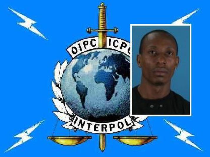 Interpol lýsti eftir Óskari en hann var þá kominn aftur til landsins