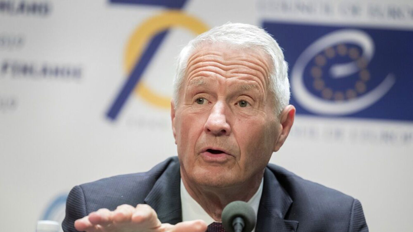 Jagland á sjúkra­húsi í kjöl­far á­kærunnar