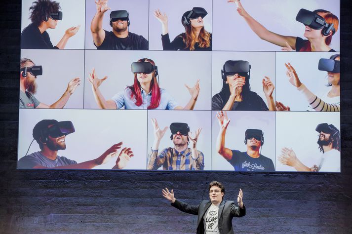 Palmer Luckey, annar stofnenda Oculus Vr, kynnir endanlega útgáfu Oculus Rift til leiks í San Francisco.