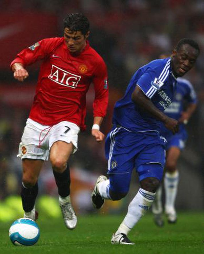 Chelsea og Manchester United eiga eftir að mætast í leik sem gæti ráðið úrslitum um titilinn.