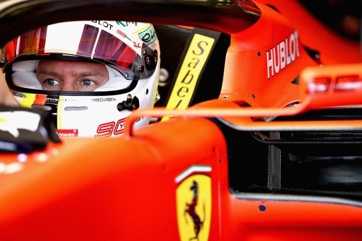 Vettel náði aðeins fjórða sætinu í Ástralíu eftir að hafa verið hraðastur í prófunum