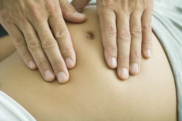 Konur með legslímuflatt finna gjarnan fyrir sárum verk í kviðarholi, sársauka við egglos, samfarir og þvaglát