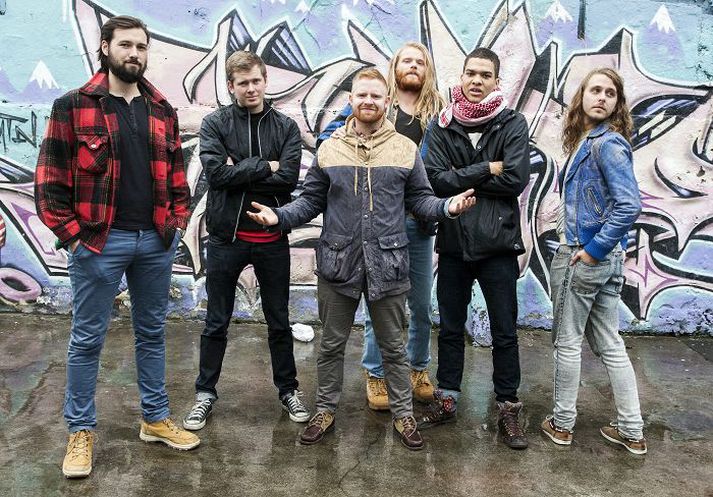 Fallegir menn
Hljómsveitin Fallegir menn mun stíga á stokk á Faktorý í kvöld með hipphoppbræðing sinn. Sveitina skipa þekktir menn úr íslensku tónlistarlífi. Guðmundur Óskar laksdjfæaklsdjfaksdfjajsdfæ klajsdf ælaksdjf ælaksdjf æaklsdfj alæksdfj aælksdfj aæskldfj aæslkdfjasdffréttablaðið/anton