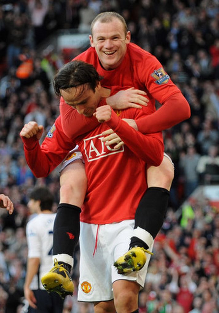 Rooney fagnar marki Berbatovs.