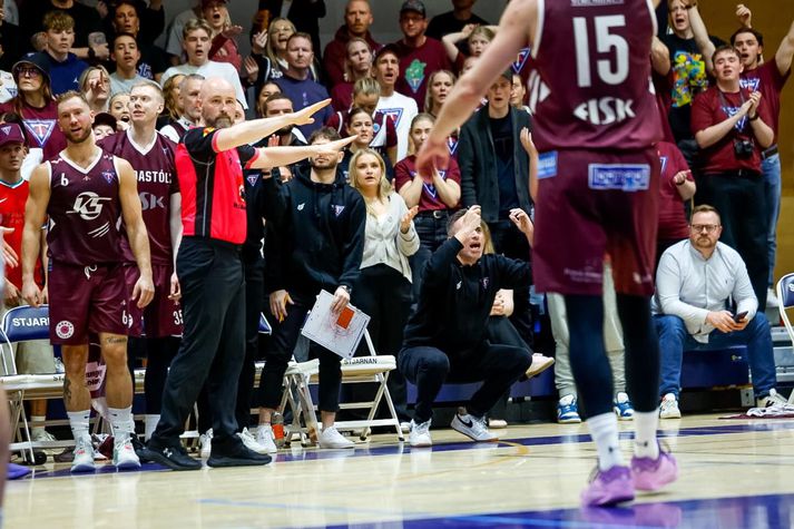 Benedikt Guðmundsson, þjálfari Stólanna, sagði sína menn vita upp á sig sökuna eftir leik tvö í einvíginu.