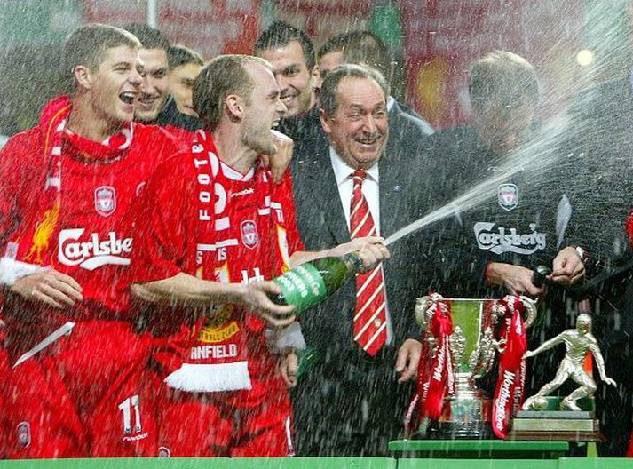 Murphy og Gérard Houllier fagna ásamt Steven Gerrard á góðri stundu í Liverpool treyjunni.