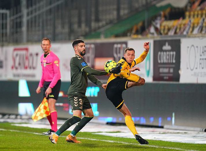 Kjartan Henry í baráttunni á leiktíðinni gegn Bröndby. Nú er hann á heimleið.