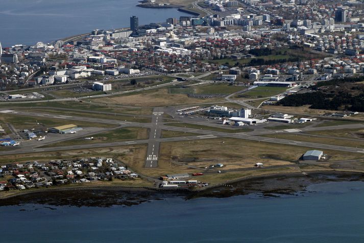 Reykjavíkurflugvöllur og nærliggjandi umhverfi séð úr lofti.