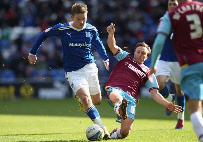 Aron í leik gegn West Ham.