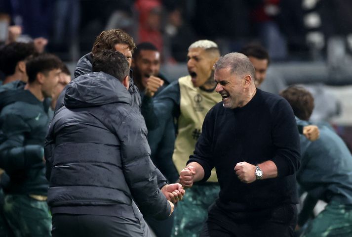 Ange Postecoglou fagnar sigri Tottenham í gærkvöldi og þar með sæti í undanúrslitaleik Evrópudeildarinnar.