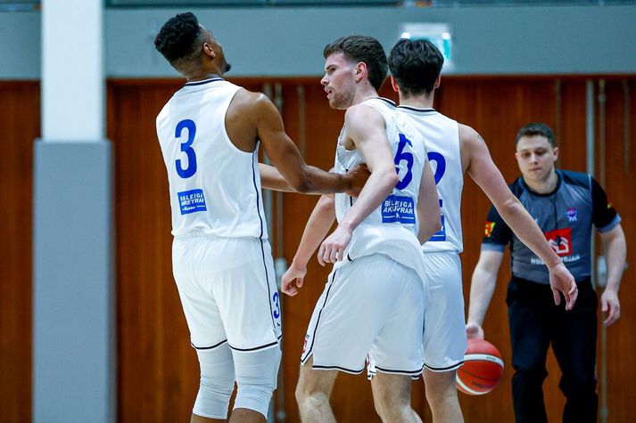 Bragi Guðmundsson og félagar í Ármanni eru búnir að vinna tvo leiki í röð.