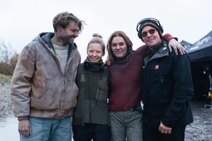 Ugla Hauksdóttir og Grímar Jónsson með aðalleikurum Eldanna, Vigdísi Hrefnu Pálsdóttur og Pilou Asbæk.