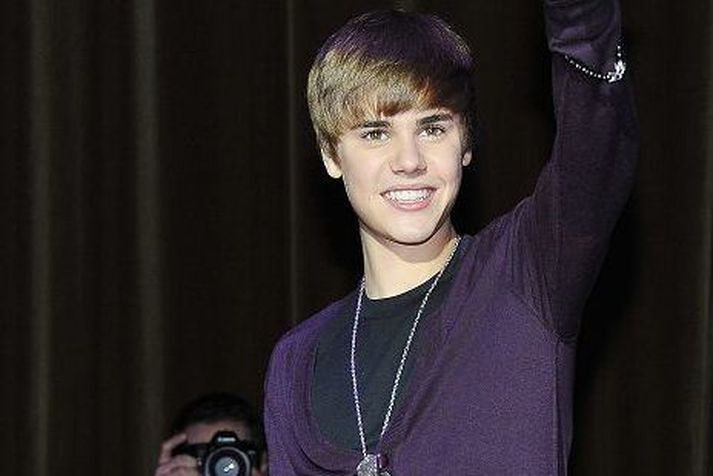 Justin Bieber var með læti í flugvél á dögunum. Ekki trúa öllu sem þið heyrið, segir Bieber.