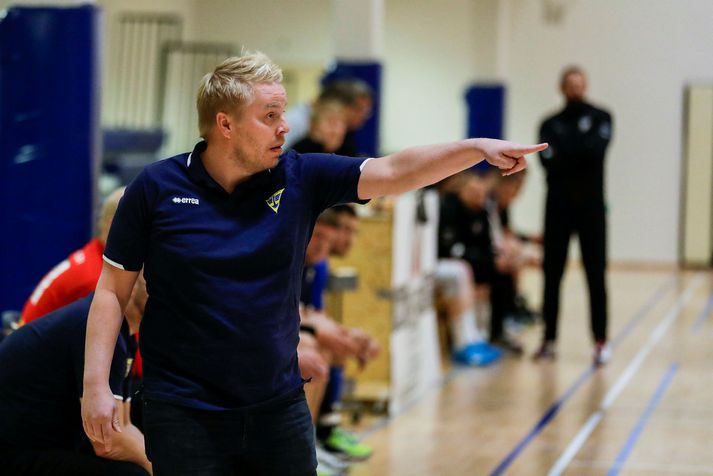 Einar Jónsson er kominn aftur í Fram þótt hann sjáist hér í Gróttubol.