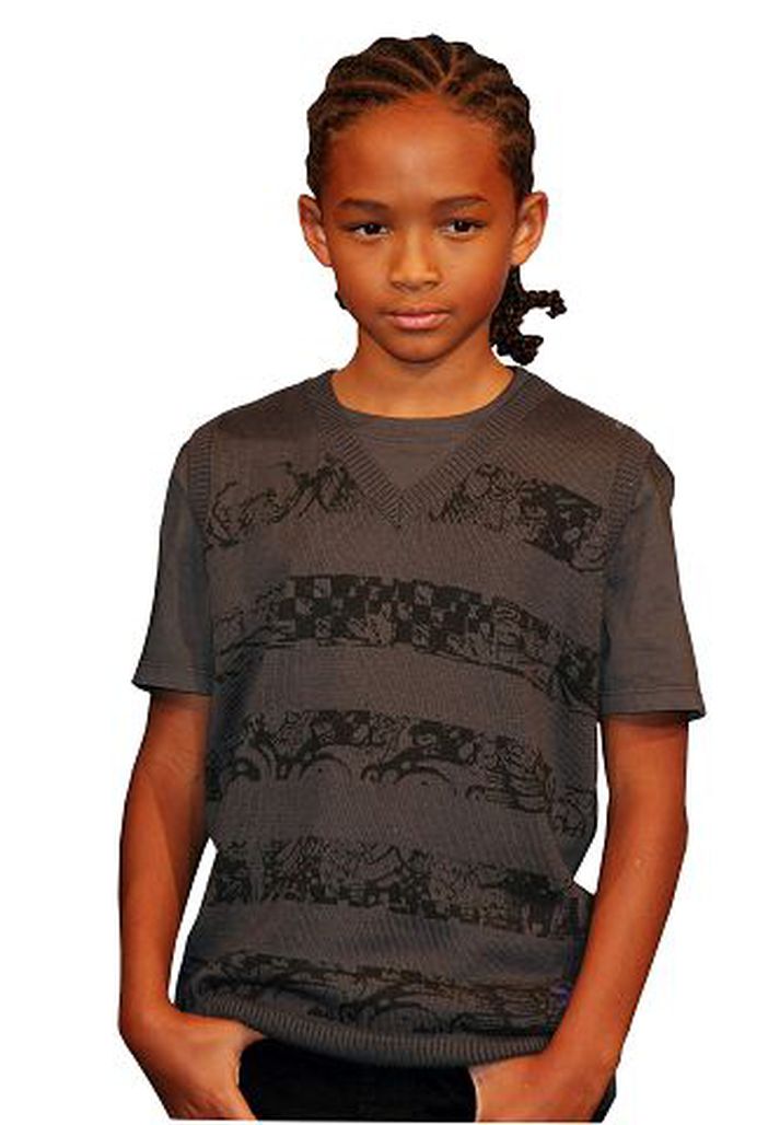 Jackie Chan og  Jaden Smith  leika aðalhlutverkin í The Kung Fu Kid sem er endurgerð kvikmyndarinnar Karate Kid sem Ralph Macchio og Pat Morita léku í.  Atli Örvarsson hefur verið fenginn til að semja tónlistina við myndina en hann kveðst ekki enn vita hvernig hún verður, kínversk áhrif muni þó eflaust svífa yfir vötnum.