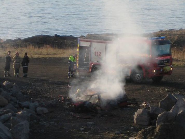 Frá bílbrunanum í Geldingarnesi í kvöld,