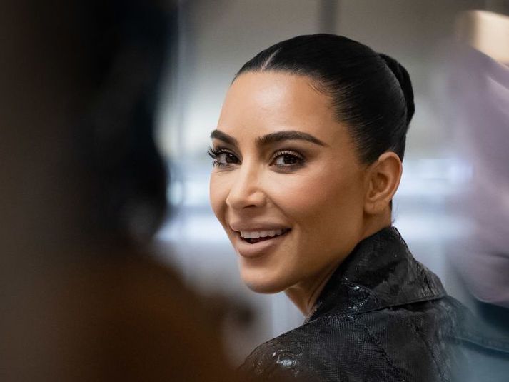 „Ég er með besta ráðið fyrir konur í viðskiptum. Drattastu á fætur og farðu að vinna! Svo virðist sem engin nenni að vinna þessa dagana,“ sagði Kim Kardashian í viðtali við tímaritið Variety á dögunum.