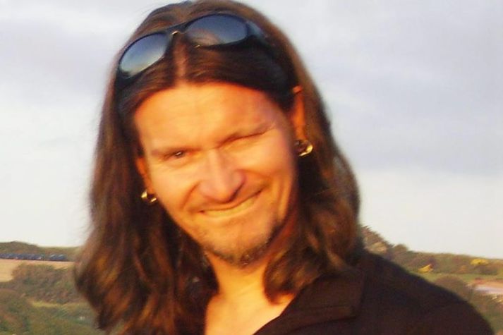 Flugumaðurinn Mark Kennedy njósnaði meðal annars um hóp umhverfissinna á Íslandi árið 2005 og tók þátt í mótmælum við Kárahnjúkavirkjun.