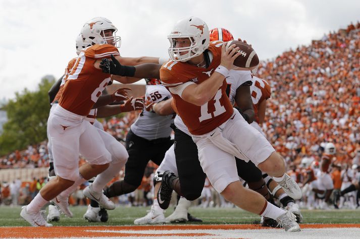 Sam Ehlinger á ferðinni í leiknum.