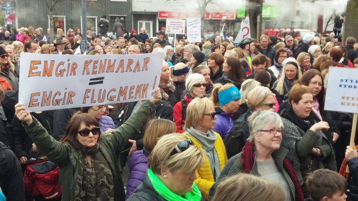 Yfir þúsund kennarar eru á Ingólfstorgi.