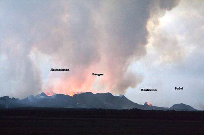 Eldstöðvar í Holuhrauni, mynd tekin 18. september 2014. Inn á hana eru settar þær nafngiftir sem vísindamenn hafa komið sér upp til þess að auðvelda umræður og dagleg skýrsluskrif.