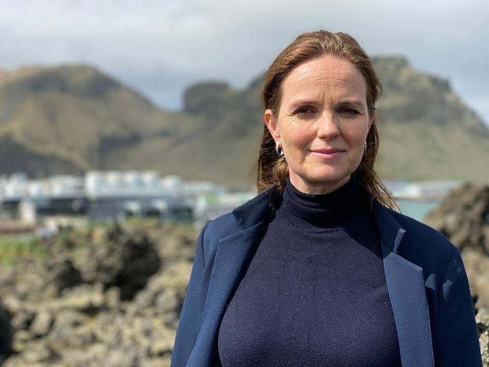Íris telur það sérdeilis fáránlegt að sjómönnum sé gert skylt að borga nefskattinn en fá ekki að njóta útsendinganna.