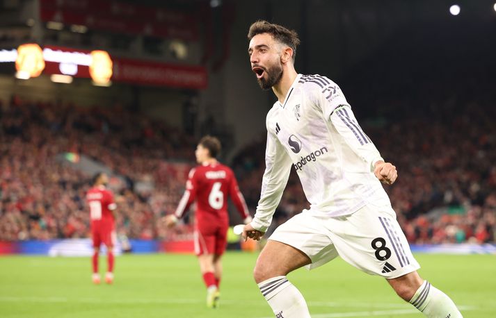 Bruno Fernandes fagnar sigurmarki Manchester United sem hann lagði upp.