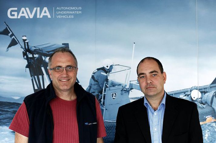 Teledyne Benthos hefur fest kaup á íslenska sprotafyrirtækinu Hafmynd. Thomas W. Altshuler, framkvæmdastjóri Teledyne Benthos, skrifaði í gær undir samning um kaupin. Fréttablaðið/Stefán
