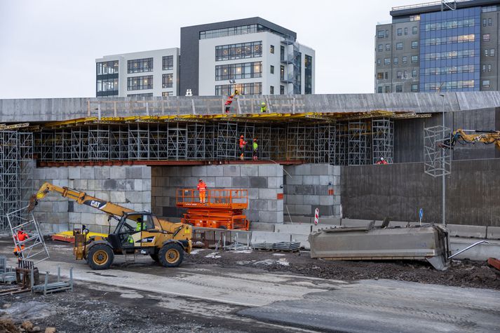 Um tíma var lokað fyrir umferð um Breiðholtsbraut.