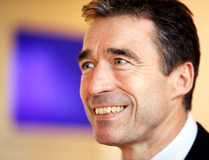 Fyrstu útgönguspár benda til þess að Anders Fogh Rasmussen verði áfram forsætisráðherra Danmerkur.
