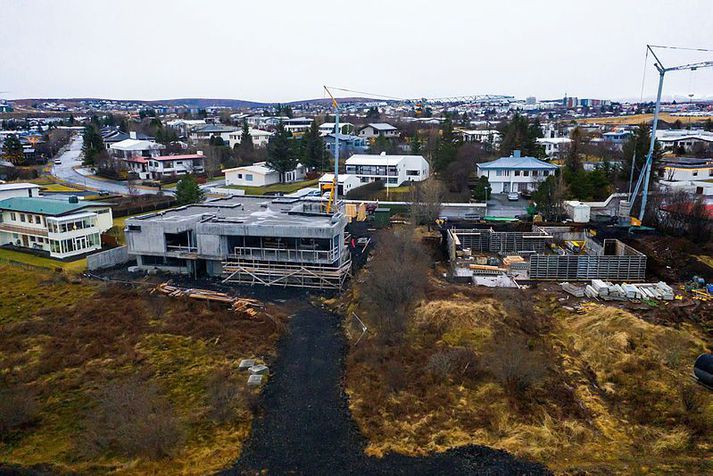 Frá Haukanesi á Arnarnesi þar sem kaldavatnslögn fór í gegn síðdegis.