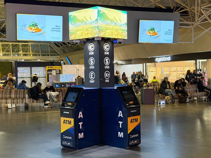 Fyrirtækið Prosegur rekur meðal annars hraðbanka á nokkrum stöðum á Keflavíkurflugvelli á grundvelli samnings við Isavia sem gildir til 2029.