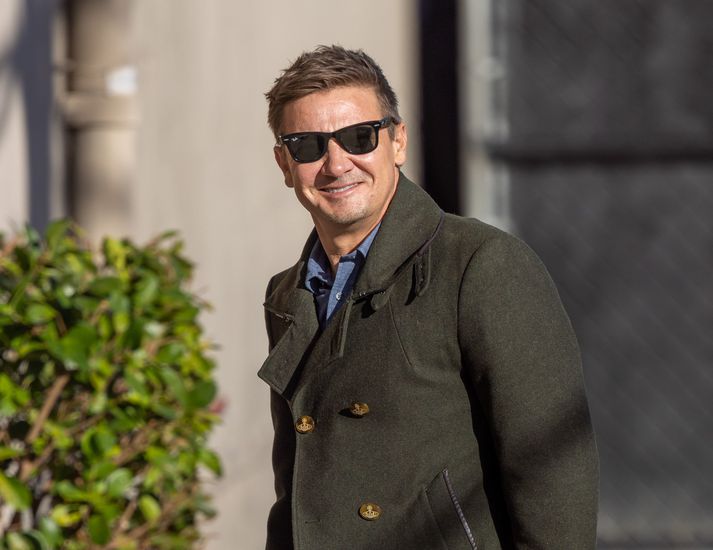 Jeremy Renner missti mikið magn af blóði í slysinu. 