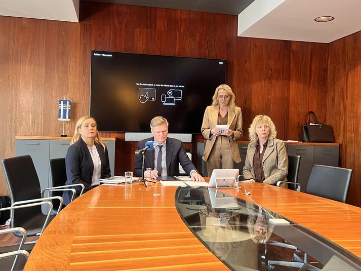 Vöggustofunefnd skilaði í dag skýrslu um starfsemi Vöggustofu Thorvaldsensfélagsins á árunum 1974 -1979 . 