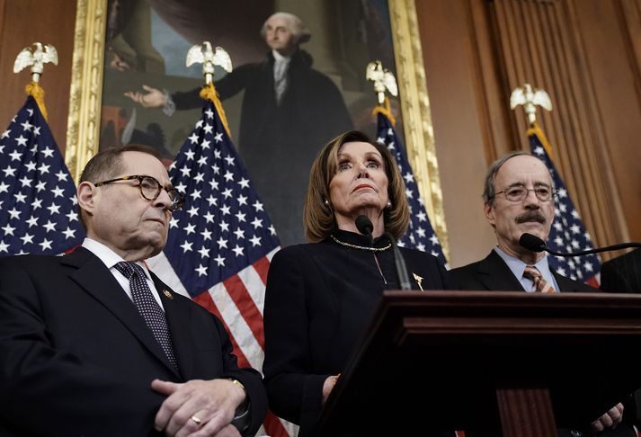 Jerrold Nadler, Nancy Pelosi og Eliot Engel. Þrír af leiðtogum Demókrataflokksins í fulltrúadeildinni.