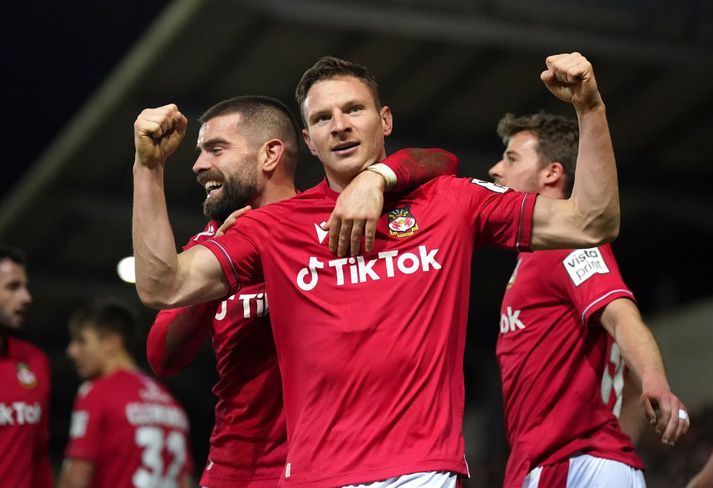 Augu margra verða á Wrexham á morgun.