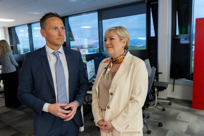 Björn Skúlason, verðandi forsetaherra eða forsetamaður eða bara eiginmaður forseta, ásamt eiginkonu sinni Höllu Tómasdóttur, verðandi forseta.