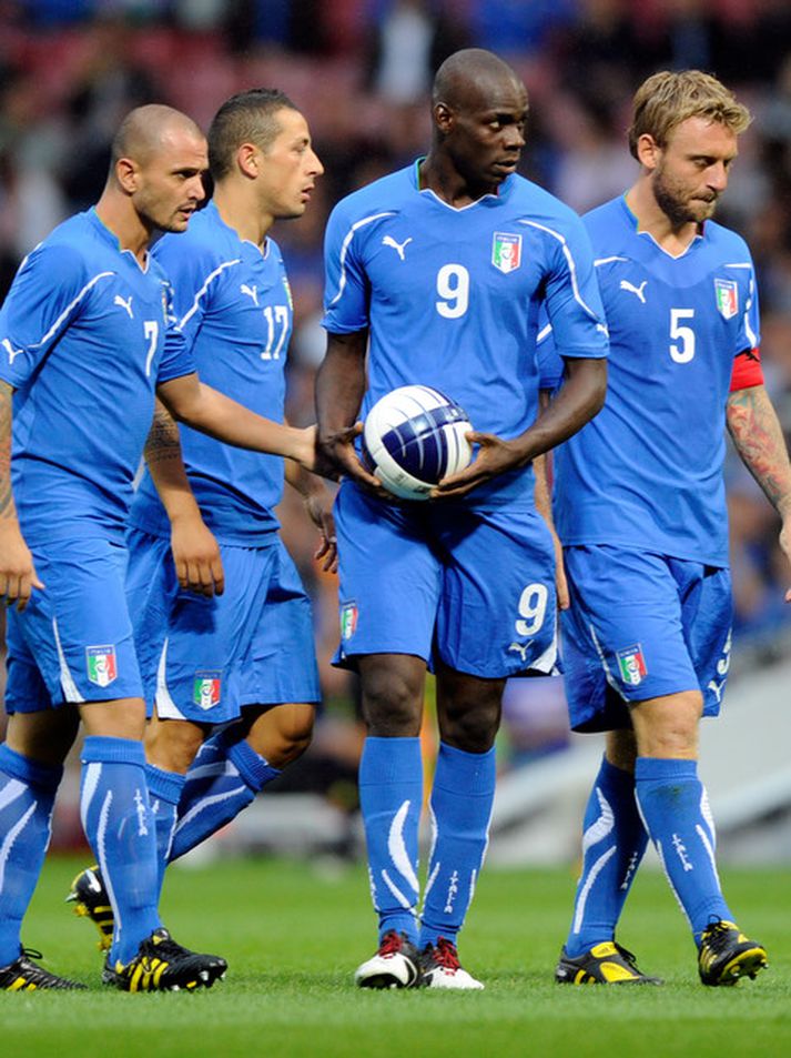 Mario Balotelli spilaði í níunni í sínum fyrsta landsleik.